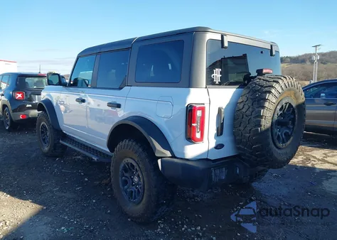 2023 Ford Bronco Wildtrak z USA, uszkodzony, nr VIN 1FMEE5DP4PLB30699